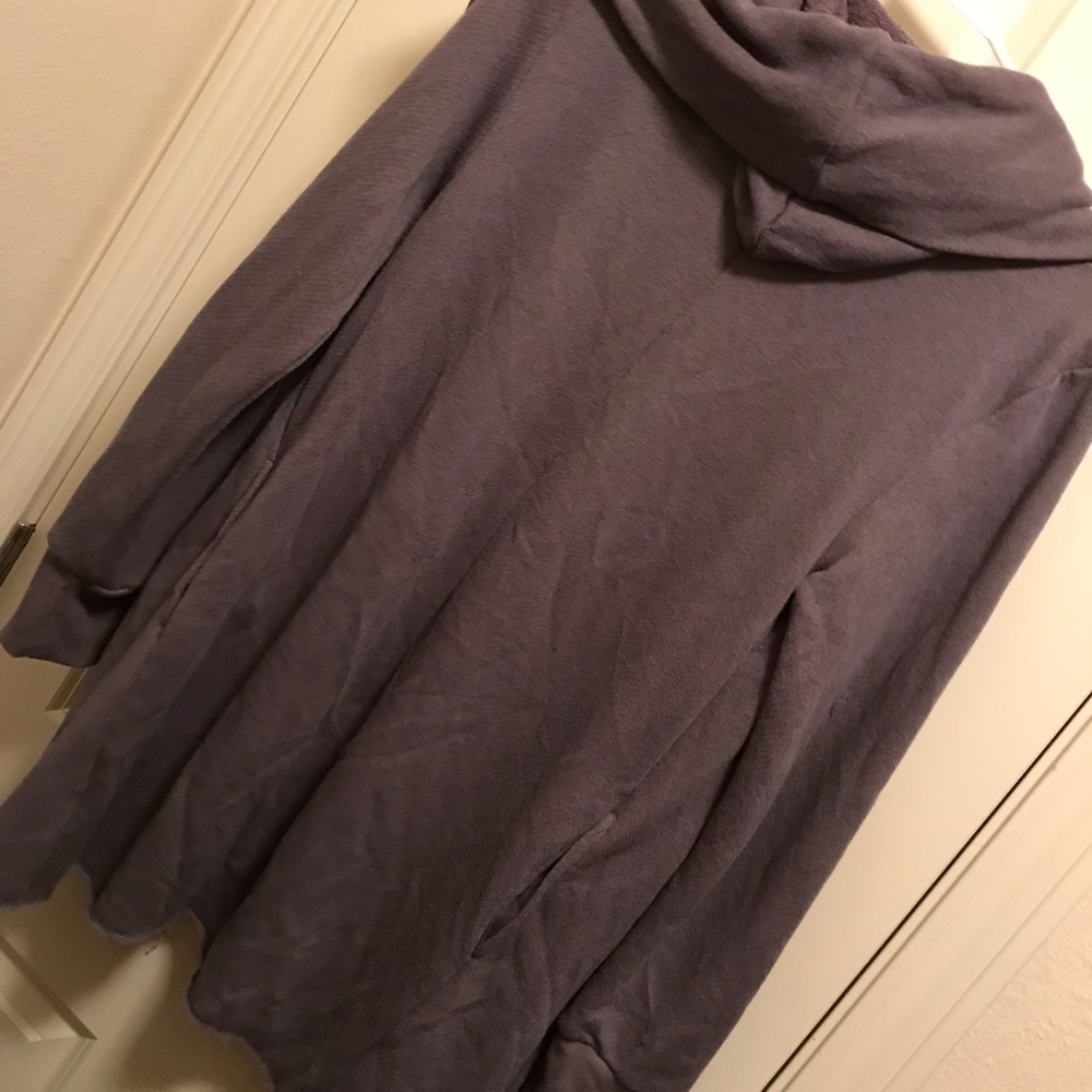 Cardigan grey sweater